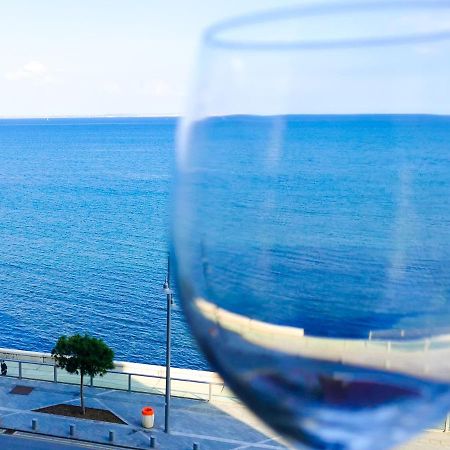 Flirty Flamingo Seaview Seafront Apartment Larnaca Buitenkant foto
