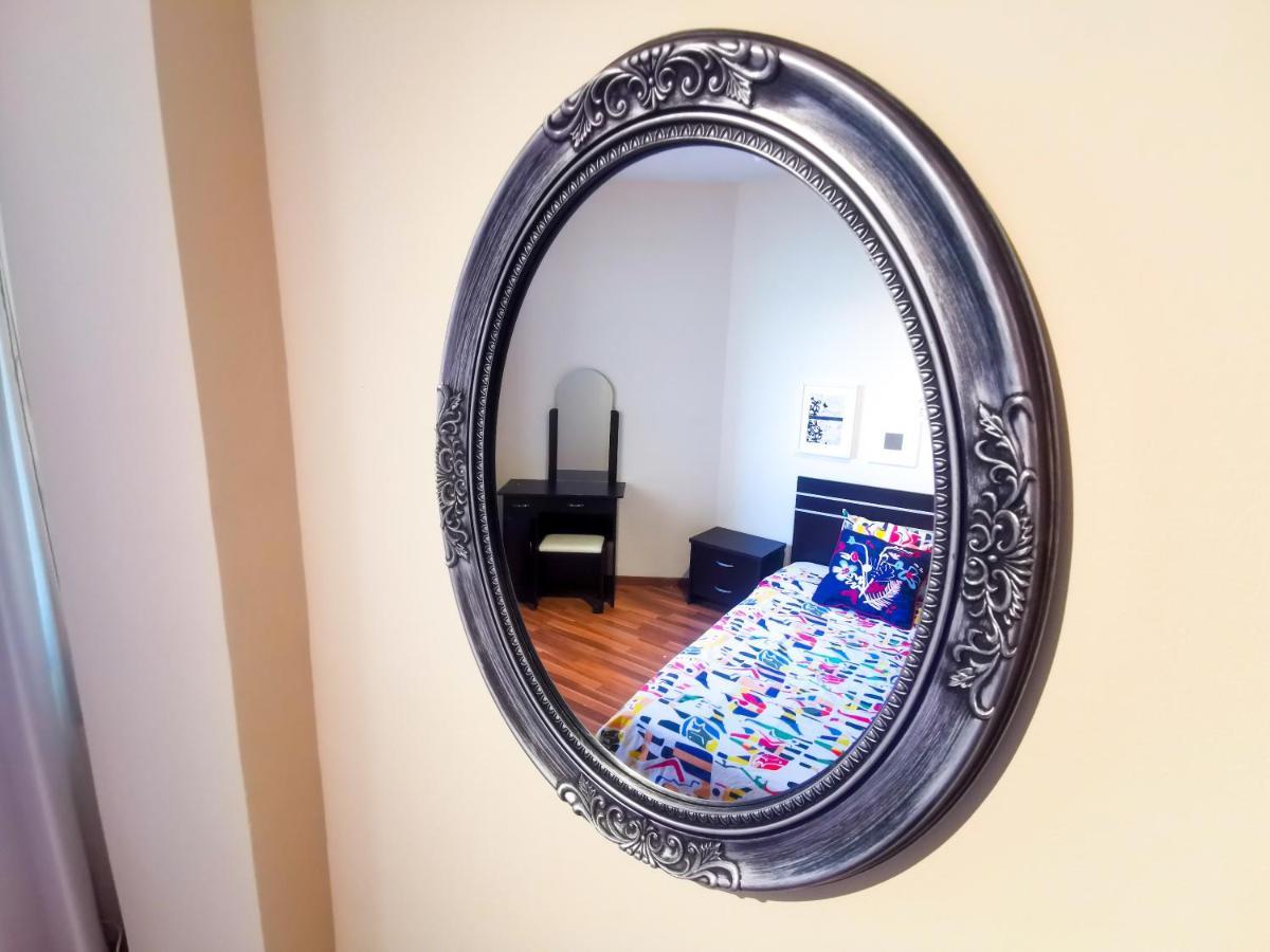 Flirty Flamingo Seaview Seafront Apartment Larnaca Buitenkant foto
